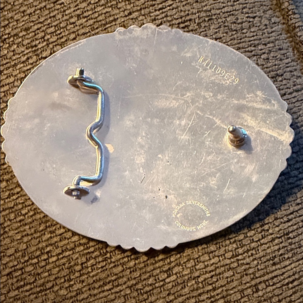 Montana Silversmiths Silver and Gold Buckle - Picture 4 of 7